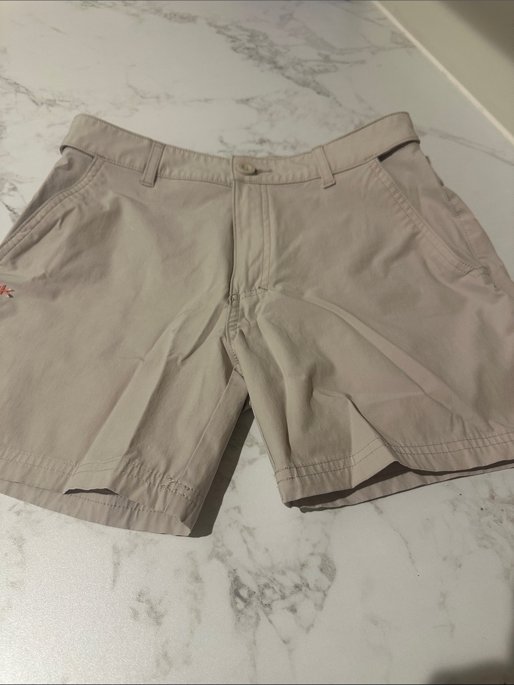 Huk Women’s Light Tan Flat Front Chino Shorts, Size SM; EUC